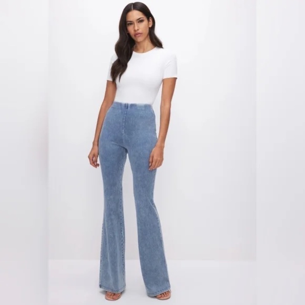Good American Soft Sculpt Pull On Flare Jeans Size M